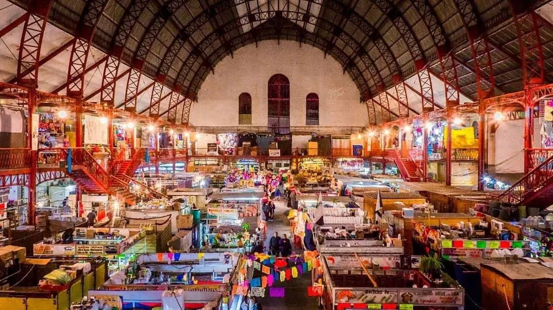 Trabajan en la conservación patrimonial del mercado Hidalgo